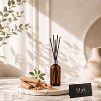 Sandal Ağacı Kokulu Çubuklu Oda Kokusu - Amber Şişe 50 ml